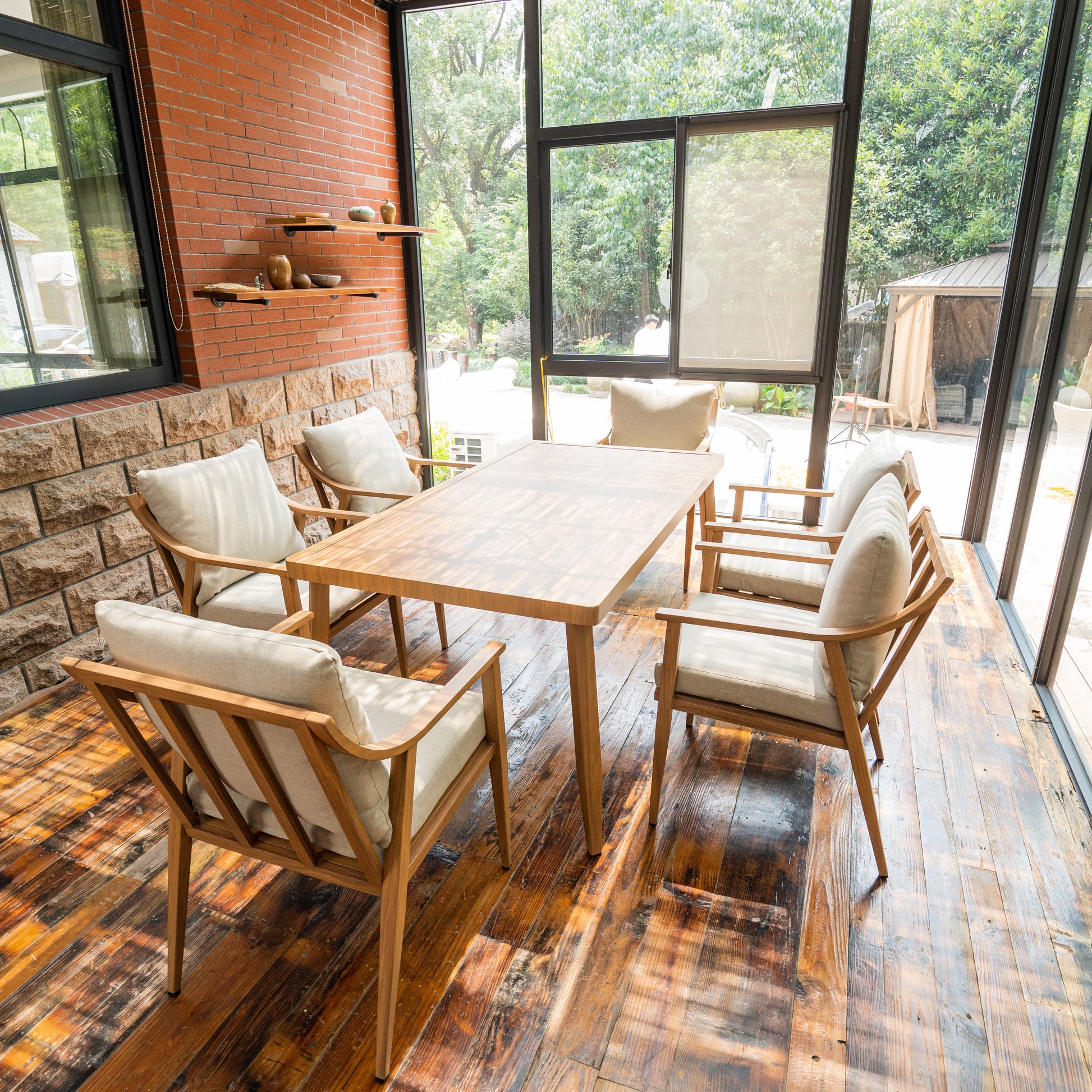 COMEDOR EXTERIOR, BOGOTÁ, COLOMBIA, MELHS